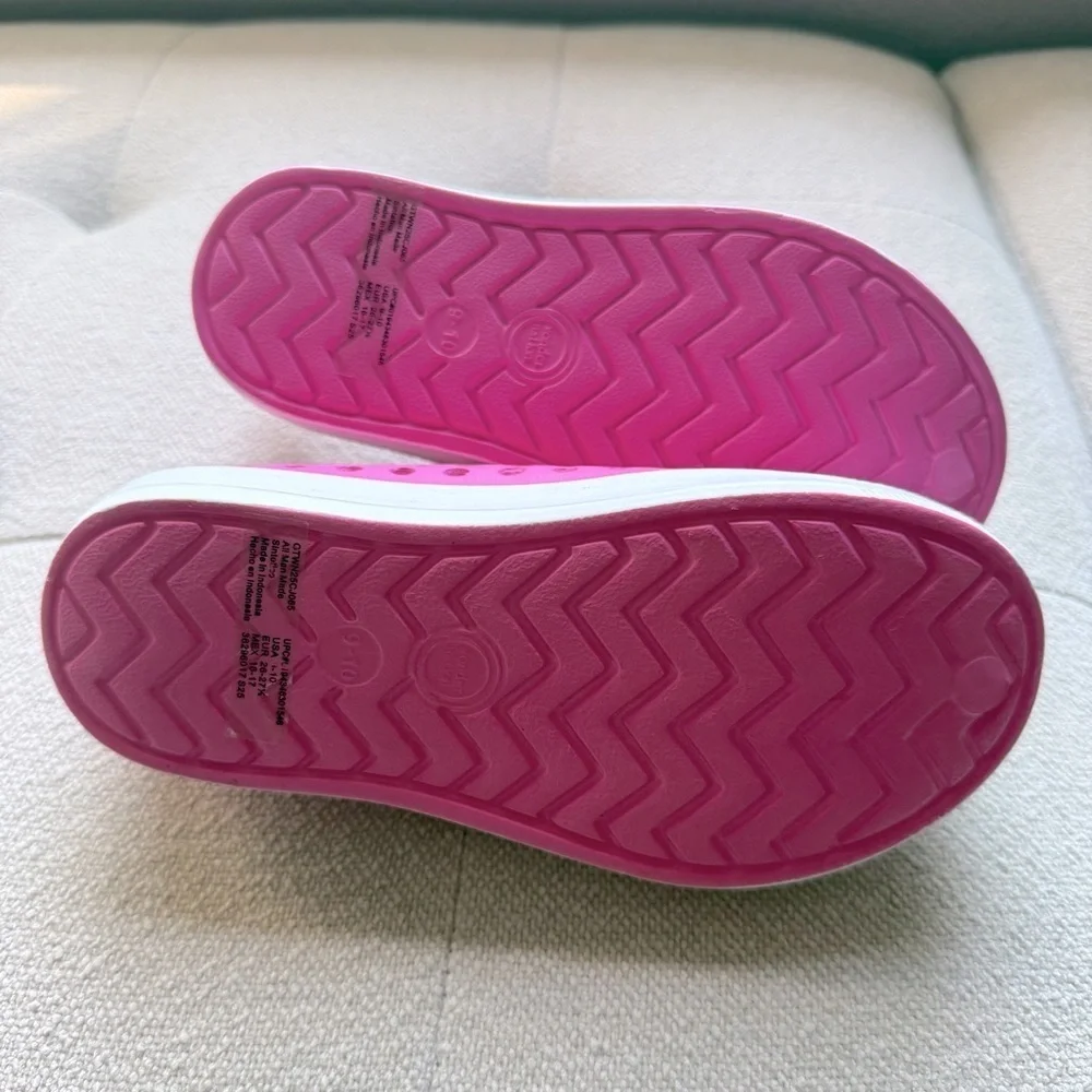 Wonder Nation youth size 9-10 lightweight water shoes